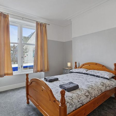 Lovely 3 Bedroom Apartment In Aberdeen Centre Exterior photo